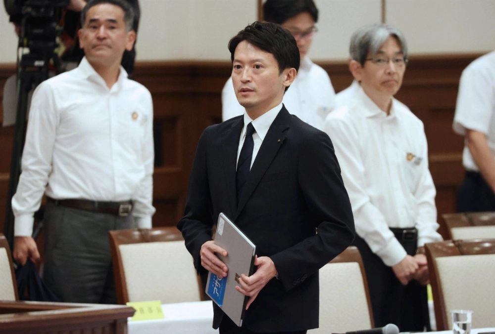 Hyogo Gov. Motohiko Saito after the Hyogo Prefectural Assembly passed a no-confidence motion against him on Sept. 19  Hyogo Gov. Motohiko Saito after the Hyogo Prefectural Assembly passed a no-confidence motion against him on Sept. 19
