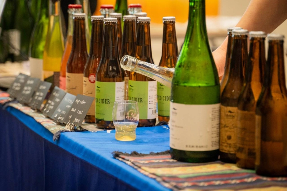 Cider in Japan doesn't have as long a history as other alcoholic beverages, but with consumer preferences shifting, it might be just the easy sip for drinkers sick of stiff tipples. Cider in Japan doesn't have as long a history as other alcoholic beverages, but with consumer preferences shifting, it might be just the easy sip for drinkers sick of stiff tipples.