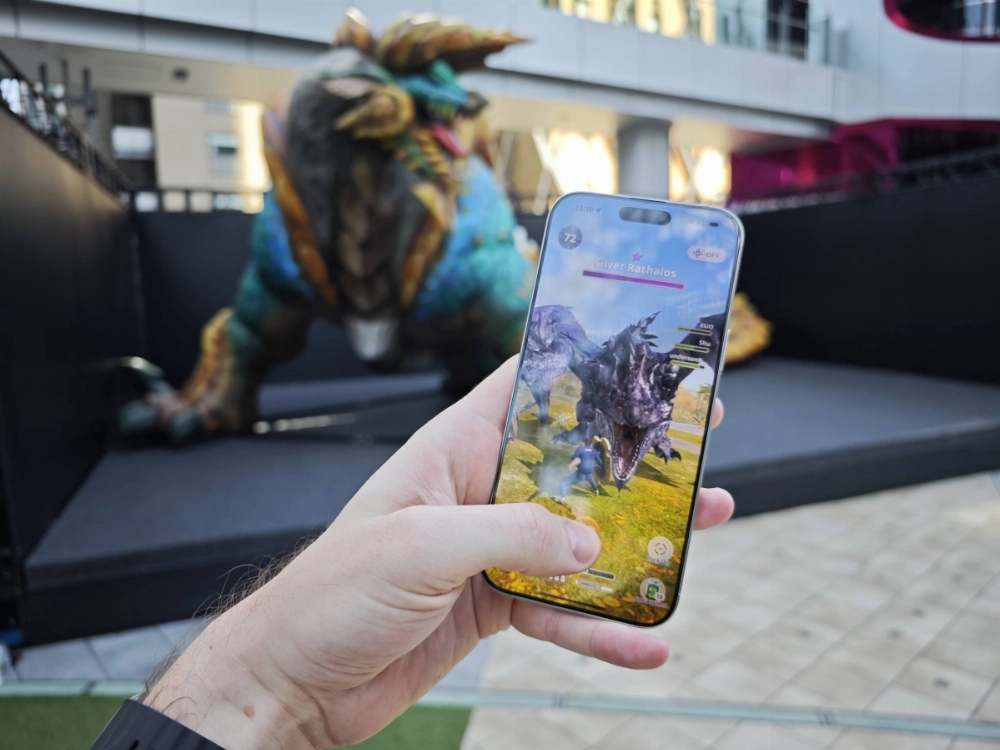 Silver Rathalos was among several monsters in the Monster Hunter universe that debuted at an in-person Monster Hunter Now event in Shibuya hosted by developer Niantic on the weekend of Oct. 13. Silver Rathalos was among several monsters in the Monster Hunter universe that debuted at an in-person Monster Hunter Now event in Shibuya hosted by developer Niantic on the weekend of Oct. 13.