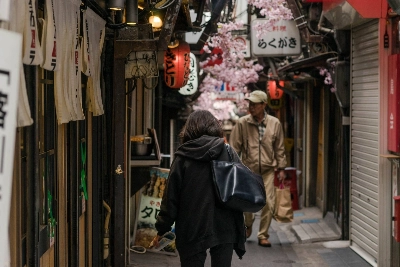 Suzumi Suzuki’s “Gifted,” translated by Allison Markin Powell, centers on a hostess working in Kabukicho. Rather than focusing on the protagonist’s occupation, the story plunges the reader into her strained relationship with her dying mother.   Suzumi Suzuki’s “Gifted,” translated by Allison Markin Powell, centers on a hostess working in Kabukicho. Rather than focusing on the protagonist’s occupation, the story plunges the reader into her strained relationship with her dying mother.