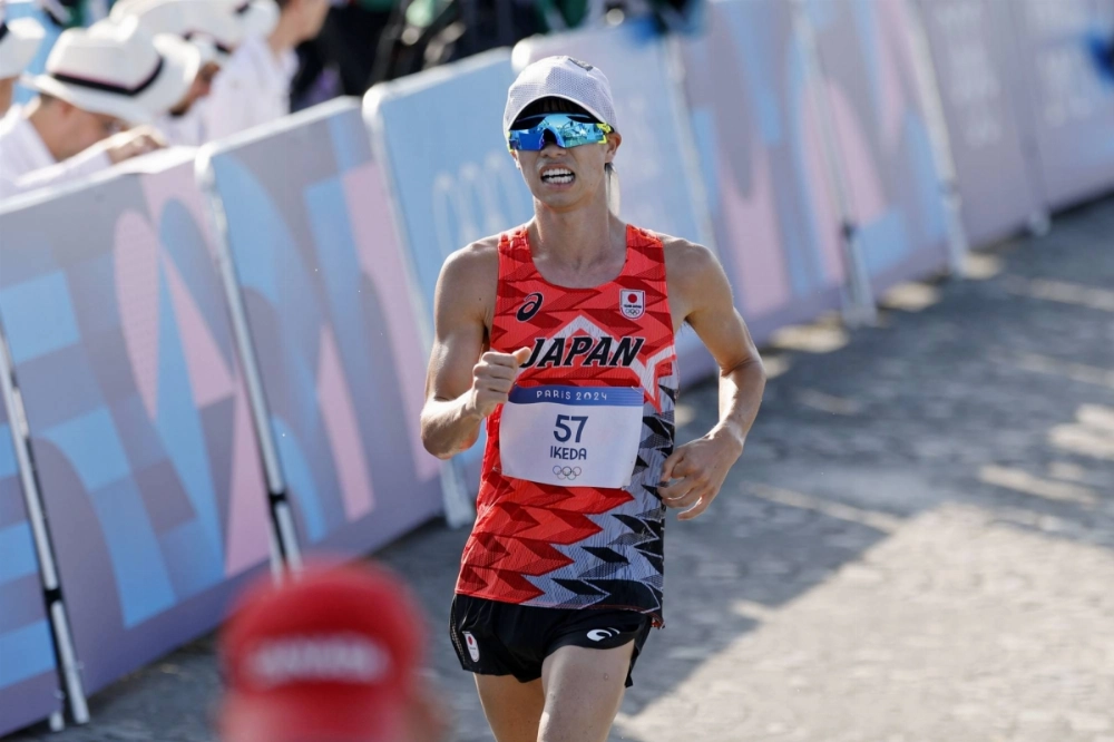 Koki Ikeda competes in the men’s 20 kilometer race walk at the Paris Olympics on Aug. 1.  Koki Ikeda competes in the men’s 20 kilometer race walk at the Paris Olympics on Aug. 1.