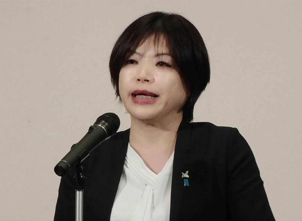 UA Zensen President Tomoko Nagashima addresses the labor union's meeting in Urayasu, Chiba Prefecture, on Wednesday. UA Zensen President Tomoko Nagashima addresses the labor union's meeting in Urayasu, Chiba Prefecture, on Wednesday.