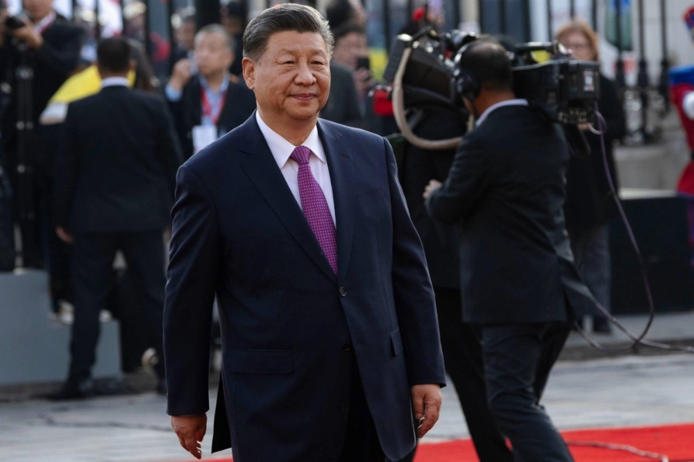 Chinese leader Xi Jinping arrives at the Government Palace in Lima during an Asia-Pacific Economic Cooperation summit on Thursday. Chinese leader Xi Jinping arrives at the Government Palace in Lima during an Asia-Pacific Economic Cooperation summit on Thursday.