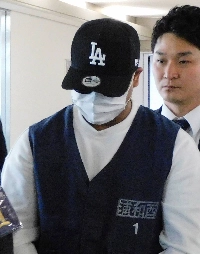 Jun Kiyohara and three other Japanese men have been transferred from the Philippines to Japan and arrested Monday for allegedly being involved in a fraud case. | Jiji