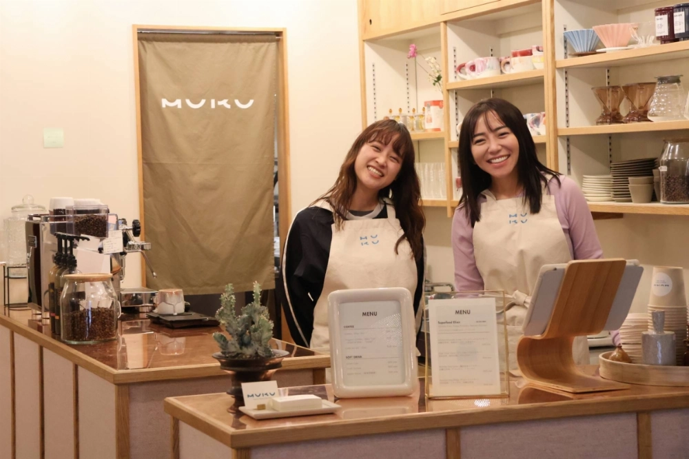 Mika Abe (right) opened a restaurant committed to animal welfare in Sendai in November. Mika Abe (right) opened a restaurant committed to animal welfare in Sendai in November.