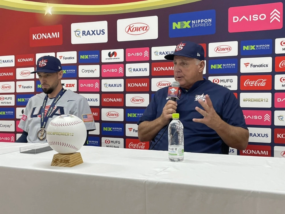 U.S. manager Mike Scioscia (right) and pitcher Casey Lawrence speak during a postgame news conference after the bronze medal game at the Premier12 at Tokyo Dome on Sunday. U.S. manager Mike Scioscia (right) and pitcher Casey Lawrence speak during a postgame news conference after the bronze medal game at the Premier12 at Tokyo Dome on Sunday.