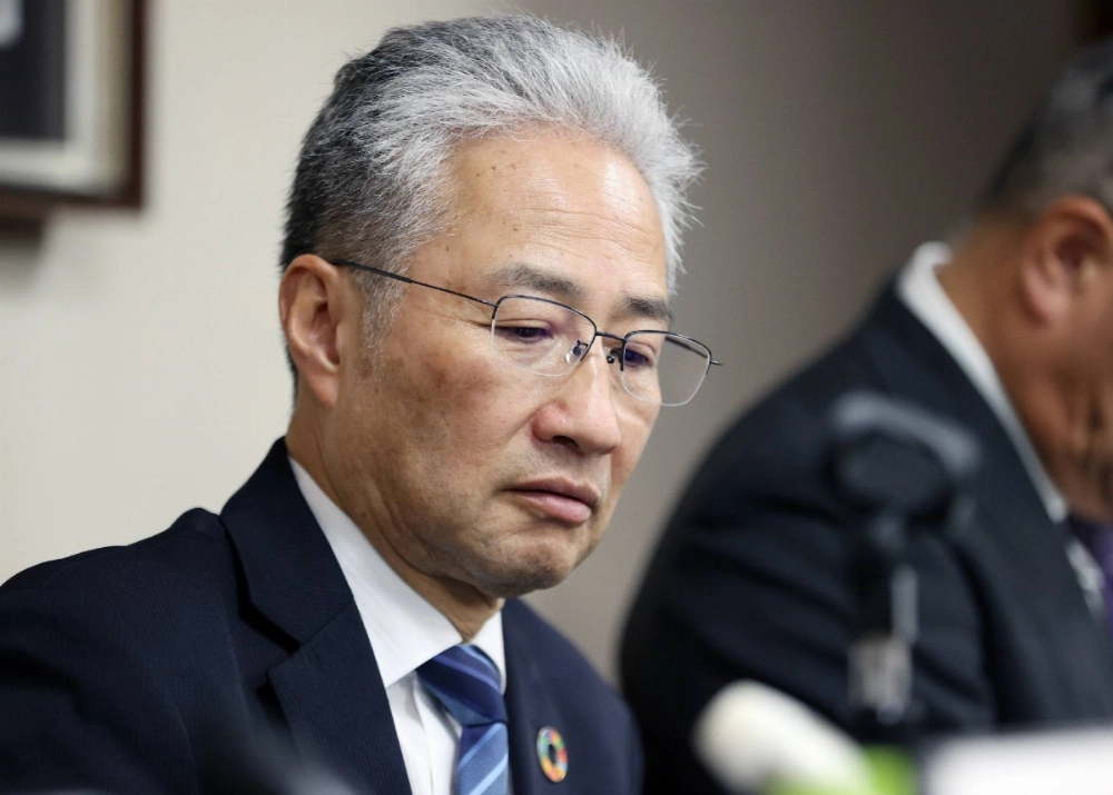 Unitika President Shuji Ueno attends a news conference in Osaka on Thursday. Unitika President Shuji Ueno attends a news conference in Osaka on Thursday.