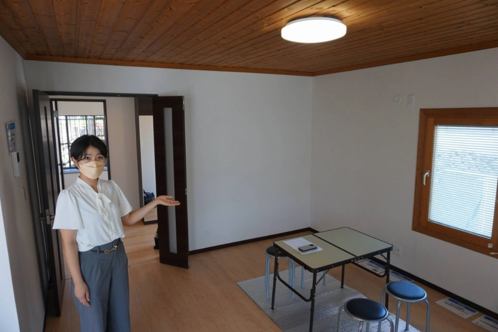 A 40-year-old house in the city of Fukuoka that has been renovated by Katitas, a company that buys up secondhand houses for resale. The company retained the house's original wooden ceilings and window frames to preserve the property's vintage look. A 40-year-old house in the city of Fukuoka that has been renovated by Katitas, a company that buys up secondhand houses for resale. The company retained the house's original wooden ceilings and window frames to preserve the property's vintage look.