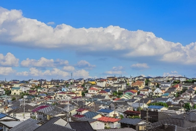 A residential area of Tokyo. Rising prices has made it difficult for the child-rearing generation to secure large houses in the capital.  A residential area of Tokyo. Rising prices has made it difficult for the child-rearing generation to secure large houses in the capital.