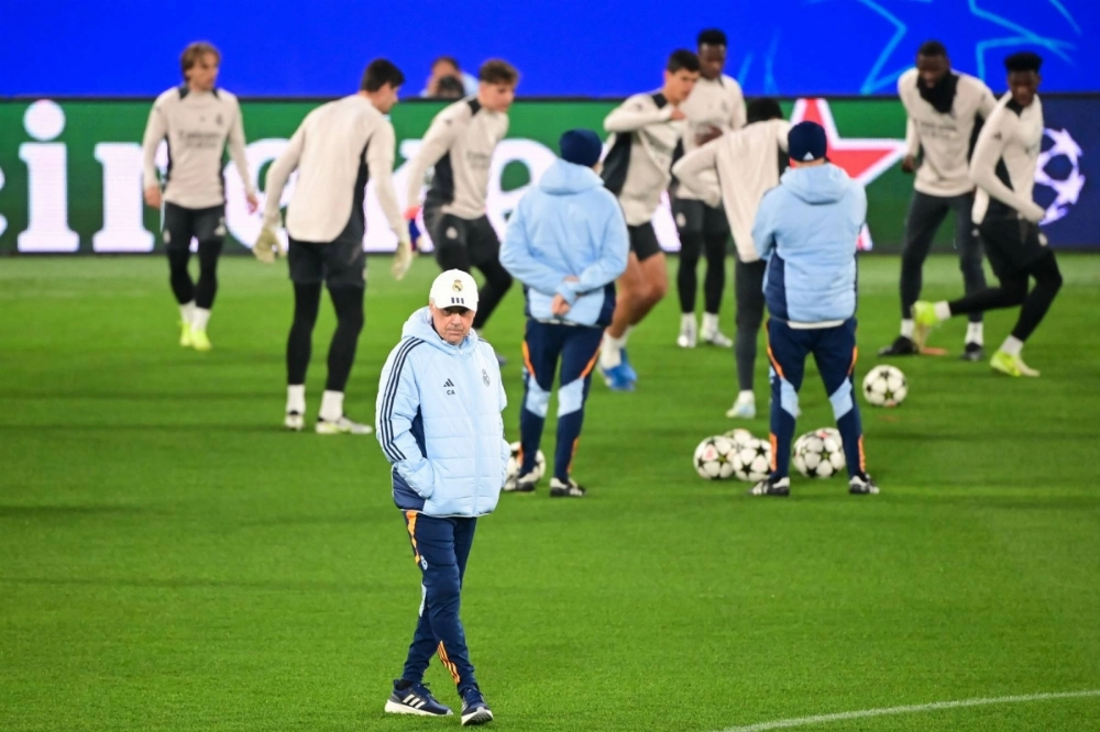 Real Madrid's Italian coach Carlo Ancelotti looks on during a training session on the eve of the UEFA Champions League soccer match between Atalanta and Real Madrid in Bergamo, Italy, on Monday. Real Madrid's Italian coach Carlo Ancelotti looks on during a training session on the eve of the UEFA Champions League soccer match between Atalanta and Real Madrid in Bergamo, Italy, on Monday.