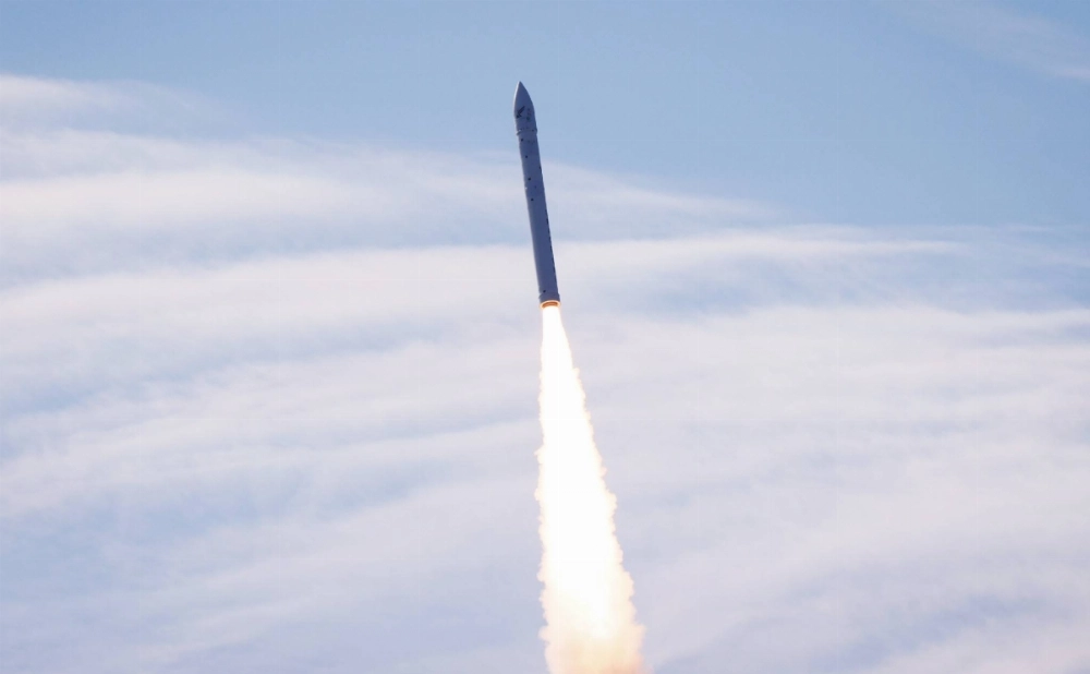 Space One's Kairos No. 2 rocket is launched in Wakayama Prefecture on Wednesday. The launch subsequently failed. Space One's Kairos No. 2 rocket is launched in Wakayama Prefecture on Wednesday. The launch subsequently failed.
