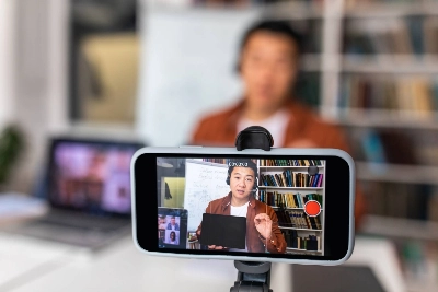 Incorporating modern technologies into your Japanese classes might be a way to connect with younger students.  Incorporating modern technologies into your Japanese classes might be a way to connect with younger students.