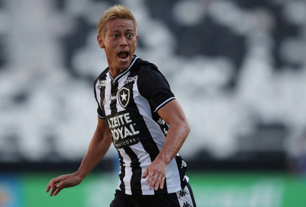 Sumitomo Mitsui Banking Corp., Nomura Holdings Inc. and SBI Holdings Inc. are among at least 20 companies that have invested in X&KSK Fund, which is set up by former national soccer star Keisuke Honda. Sumitomo Mitsui Banking Corp., Nomura Holdings Inc. and SBI Holdings Inc. are among at least 20 companies that have invested in X&KSK Fund, which is set up by former national soccer star Keisuke Honda.