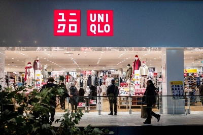 Fast Retailing’s November-ending quarter may have seen operating profit growth soften as warmer autumn-winter temperatures dented sales, even with the backdrop for consumer spending in Japan looking promising. Fast Retailing’s November-ending quarter may have seen operating profit growth soften as warmer autumn-winter temperatures dented sales, even with the backdrop for consumer spending in Japan looking promising.