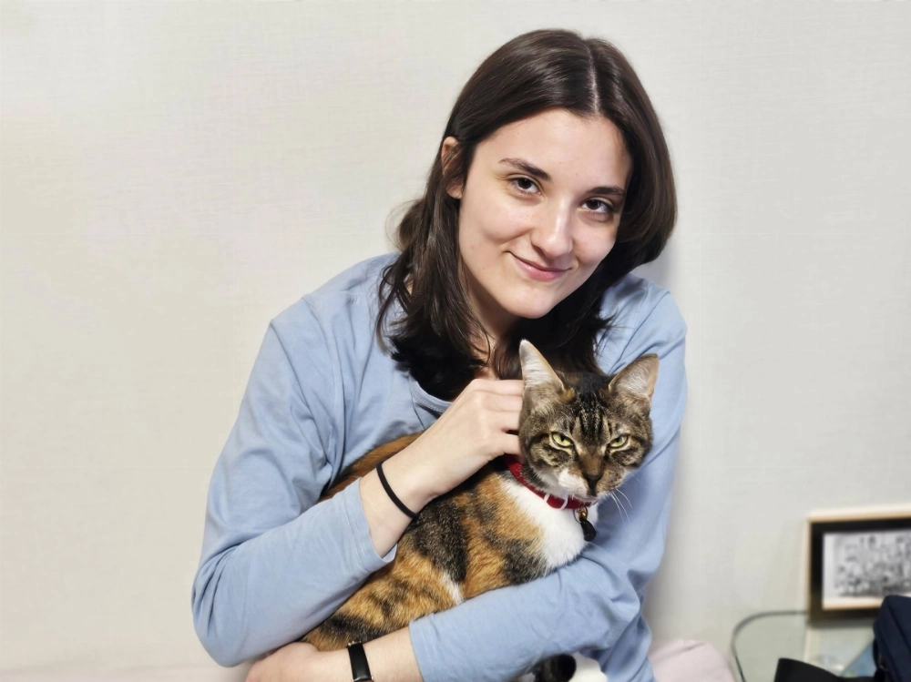 When not zipping around, Bingo loves to cuddle and even play games on the smartphone. When not zipping around, Bingo loves to cuddle and even play games on the smartphone.