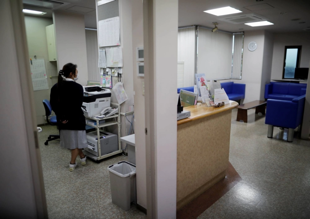 A clinic in the city of Saitama in May 2020 A clinic in the city of Saitama in May 2020