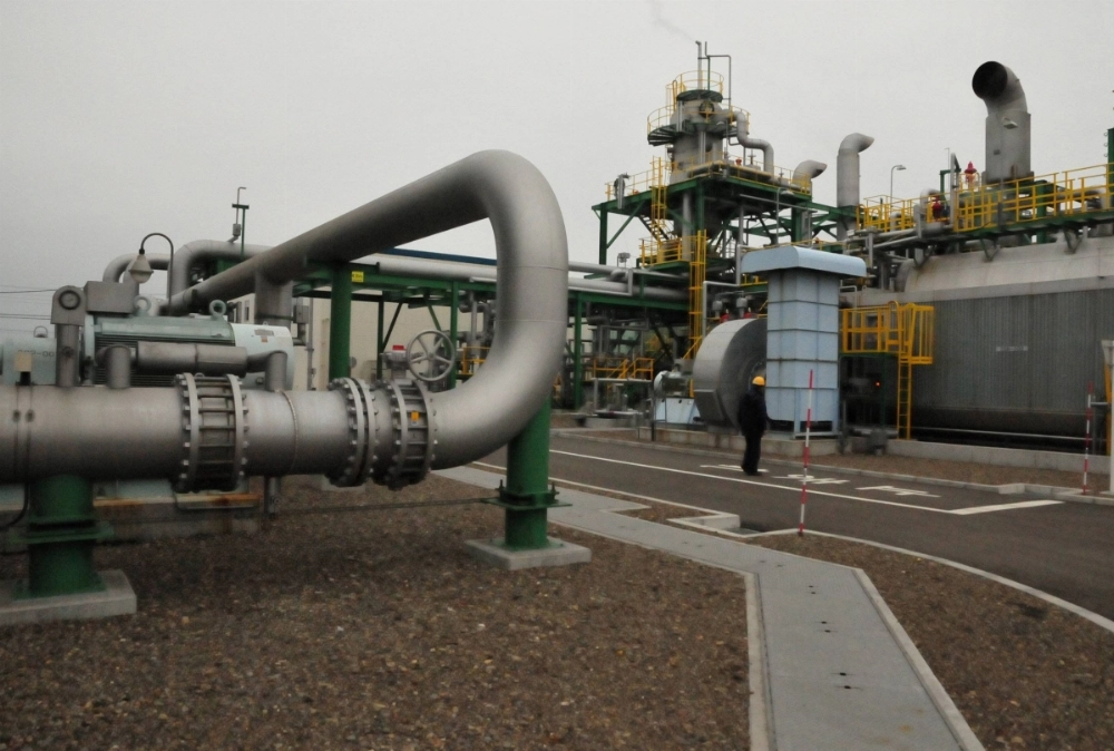 A pipe for transporting carbon dioxide to removal equipment at a carbon capture and storage (CCS) test site in Tomakomai, Hokkaido. A pipe for transporting carbon dioxide to removal equipment at a carbon capture and storage (CCS) test site in Tomakomai, Hokkaido.