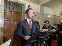 Justice Minister Keisuke Suzuki told a news conference Tuesday that he wants recommendations on criteria for dangerous driving as soon as possible. | Jiji