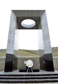 A monument erected near Ulaanbaatar to remember Japanese nationals who died in Mongolia after being detained by the former Soviet Union during World War II | Jiji