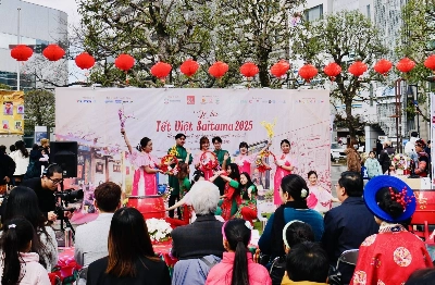 Billed as a “cultural bridge that connects Japan and Vietnam,” Tet Viet Saitama drew tens of thousands of attendees from across the Kanto region. Billed as a “cultural bridge that connects Japan and Vietnam,” Tet Viet Saitama drew tens of thousands of attendees from across the Kanto region.