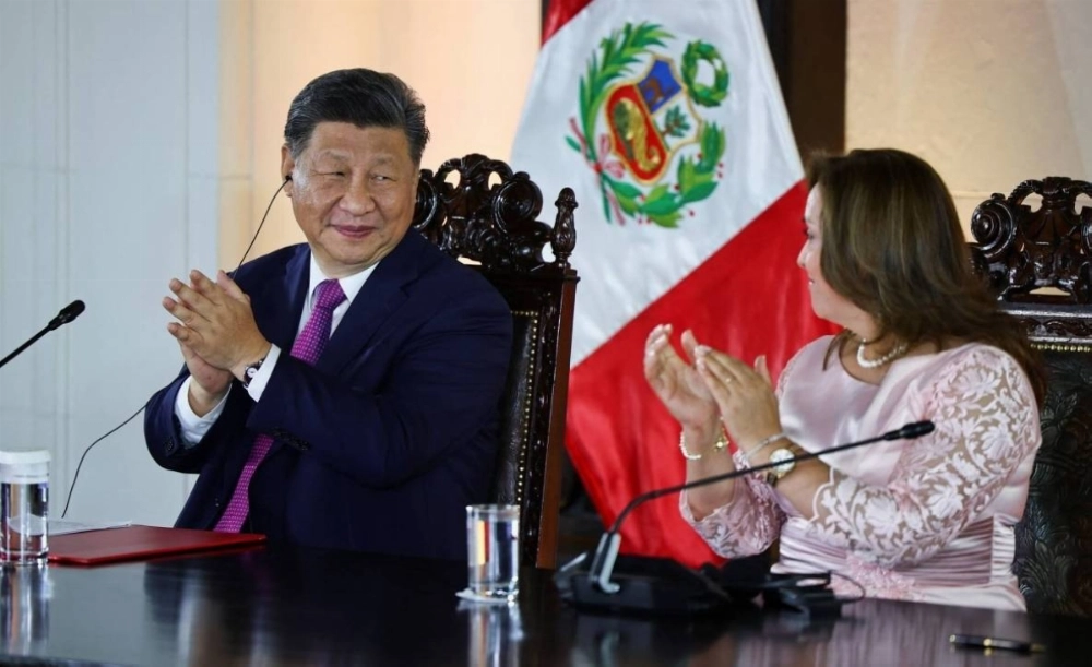 Chinese President Xi Jinping and his Peruvian counterpart, Dina Boluarte, meet on the sidelines of the Asia-Pacific Economic Cooperation summit in Lima on Nov. 14. Chinese President Xi Jinping and his Peruvian counterpart, Dina Boluarte, meet on the sidelines of the Asia-Pacific Economic Cooperation summit in Lima on Nov. 14.