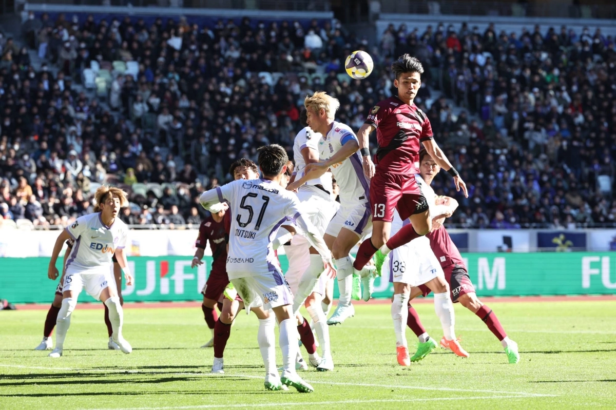 Vissel hoping for J. League three-peat as rivals aim to spoil party - The Japan Times Vissel hoping for J. League three-peat as rivals aim to spoil party - The Japan Times