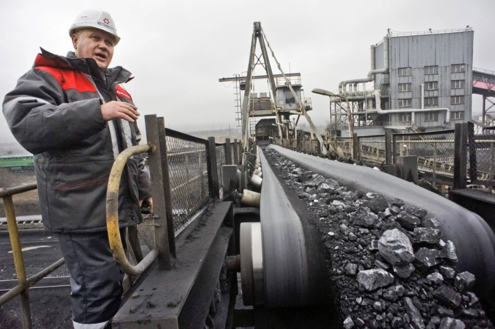 Donald Trump’s demand for Ukrainian resources in exchange for aid may be unseemly, but Europe should accept it as the price of keeping the U.S. engaged in Ukraine and Europe's defense. Donald Trump’s demand for Ukrainian resources in exchange for aid may be unseemly, but Europe should accept it as the price of keeping the U.S. engaged in Ukraine and Europe's defense.