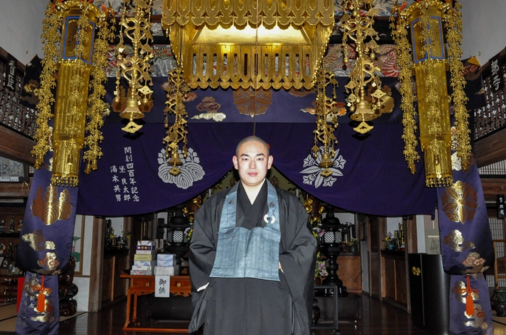 Kodai Furutani, the assistant chief priest at Ryugasan Unmon Temple in Annaka, Gunma Prefecture, is working to become an interfaith chaplain.  Kodai Furutani, the assistant chief priest at Ryugasan Unmon Temple in Annaka, Gunma Prefecture, is working to become an interfaith chaplain.