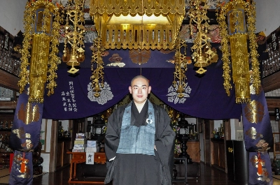 Kodai Furutani, the assistant chief priest at Ryugasan Unmon Temple in Annaka, Gunma Prefecture, is working to become an interfaith chaplain.  Kodai Furutani, the assistant chief priest at Ryugasan Unmon Temple in Annaka, Gunma Prefecture, is working to become an interfaith chaplain.