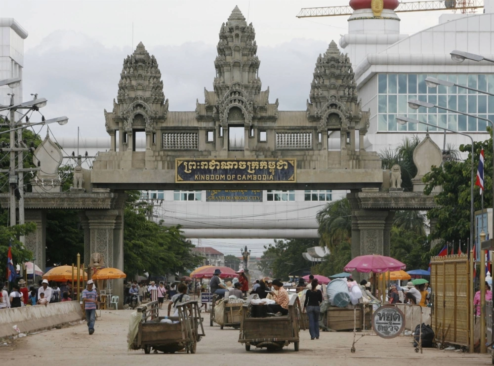 The border crossing near the Thai town of Aranyaprathet and the Cambodian town of Poipet  The border crossing near the Thai town of Aranyaprathet and the Cambodian town of Poipet
