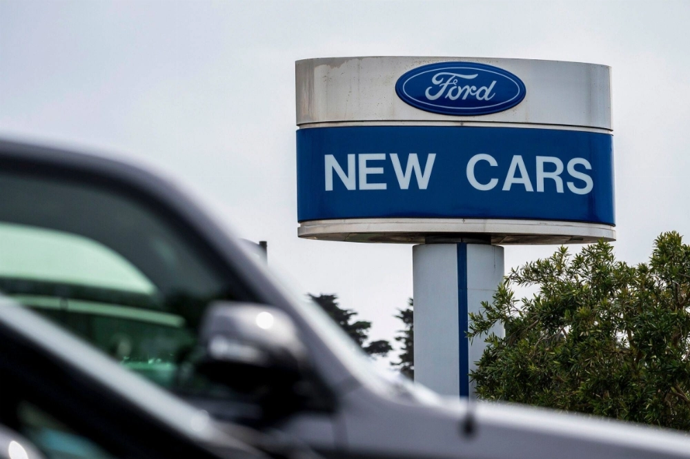 U.S. President Donald Trump is exempting automakers from newly imposed tariffs on Mexico and Canada for one month, the White House said Wednesday, as a temporary reprieve following pleas from industry leaders. U.S. President Donald Trump is exempting automakers from newly imposed tariffs on Mexico and Canada for one month, the White House said Wednesday, as a temporary reprieve following pleas from industry leaders.