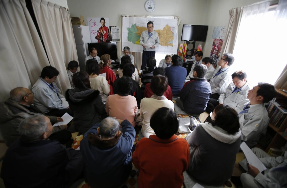 A town hall meeting with residents of Okuma, Fukushima Prefecture, one of the municipalities evacuated in the aftermath of the nuclear accident at the Fukushima No. 1 power plant. More dialogue is needed to foster truly participatory energy democracy in Japan. A town hall meeting with residents of Okuma, Fukushima Prefecture, one of the municipalities evacuated in the aftermath of the nuclear accident at the Fukushima No. 1 power plant. More dialogue is needed to foster truly participatory energy democracy in Japan.