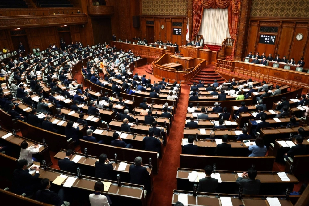 A bill calling for decency in election campaign posters is passed at the Upper House plenary session on Wednesday. A bill calling for decency in election campaign posters is passed at the Upper House plenary session on Wednesday.