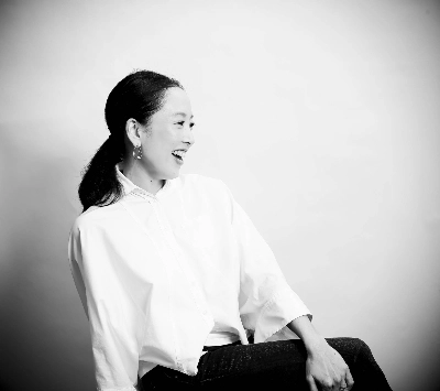 Yuki Tejima, who runs the Instagram account booknerdtokyo, hesitated to try her hand at literary translation until she won an award at the International Translation Contest. Yuki Tejima, who runs the Instagram account booknerdtokyo, hesitated to try her hand at literary translation until she won an award at the International Translation Contest.