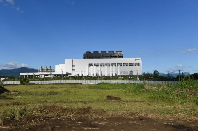 Taiwan Semiconductor Manufacturing Co.'s JASM plant in Kumamoto Prefecture. Ensuring stability in the semiconductor supply chain is a matter of national security and must be based on cooperation between the government and private sector. Taiwan Semiconductor Manufacturing Co.'s JASM plant in Kumamoto Prefecture. Ensuring stability in the semiconductor supply chain is a matter of national security and must be based on cooperation between the government and private sector.