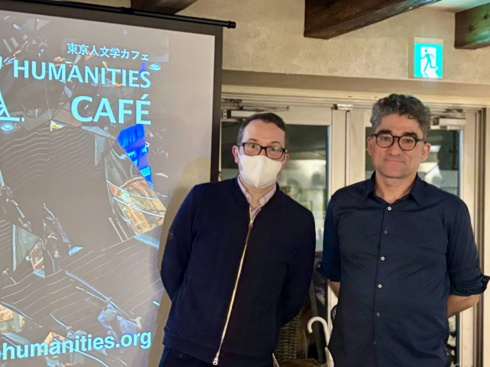 Tokyo Humanities Cafe was launched in 2017 by Laurence Williams (left) and Alex Watson, professors at Sophia and Meiji Universities, respectively. Tokyo Humanities Cafe was launched in 2017 by Laurence Williams (left) and Alex Watson, professors at Sophia and Meiji Universities, respectively.
