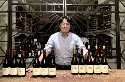 After focusing on cabernet sauvignon in Napa Valley, winemaker Eiji Daniel Akaboshi moved to make pinot noir at the renowned Freeman Vineyard & Winery in Sonoma County. After focusing on cabernet sauvignon in Napa Valley, winemaker Eiji Daniel Akaboshi moved to make pinot noir at the renowned Freeman Vineyard & Winery in Sonoma County.