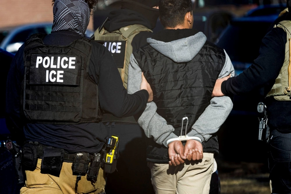 A wave of fear is spreading in immigrant communities as ICE uses secretive, aggressive tactics, bypassing legal protections and spreading panic reminiscent of authoritarian crackdowns. A wave of fear is spreading in immigrant communities as ICE uses secretive, aggressive tactics, bypassing legal protections and spreading panic reminiscent of authoritarian crackdowns.