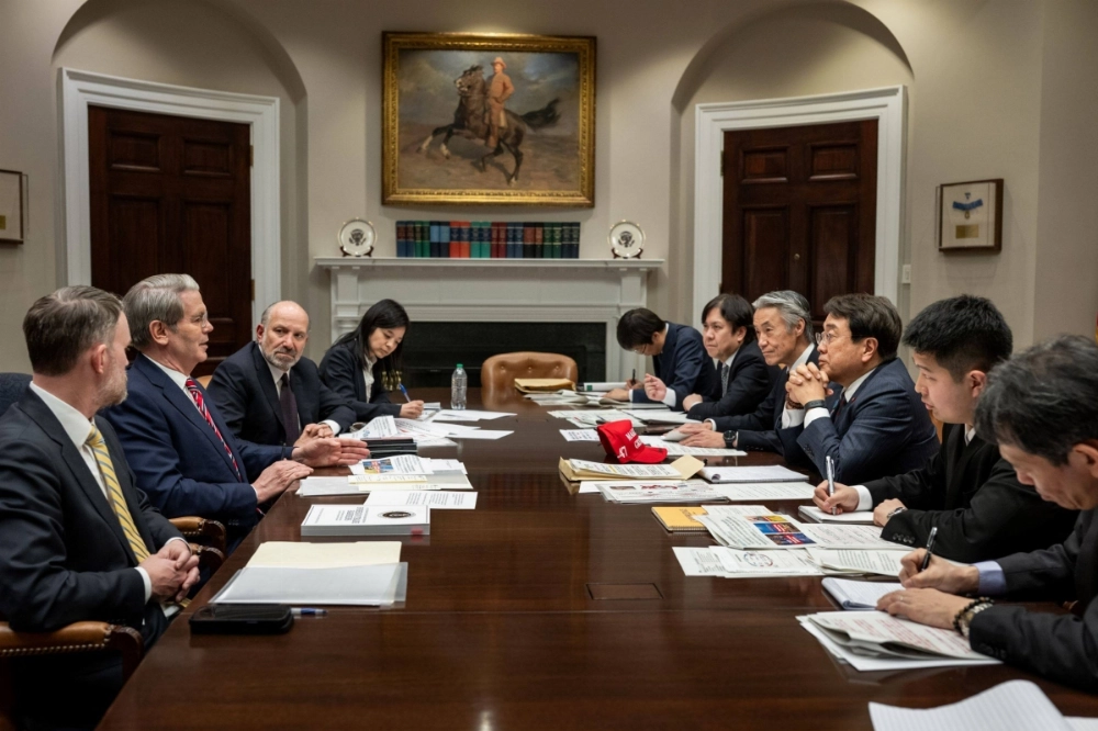 Ryosei Akazawa (third from right), Japan's tariffs negotiator, in a meeting with U.S. Secretary of the Treasury Scott Bessent (second from right) and other senior government officials on Wednesday in Washington Ryosei Akazawa (third from right), Japan's tariffs negotiator, in a meeting with U.S. Secretary of the Treasury Scott Bessent (second from right) and other senior government officials on Wednesday in Washington