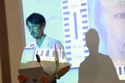 Yosuke Kubozuka plays a university professor with some unorthodox theories about the ancestry of Japanese people in “The Killer Goldfish.” Yosuke Kubozuka plays a university professor with some unorthodox theories about the ancestry of Japanese people in “The Killer Goldfish.”