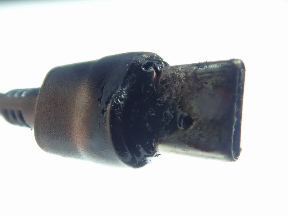 A USB-type charging connector of a laptop was burned during charging due to foreign objects also being in the charging port. A USB-type charging connector of a laptop was burned during charging due to foreign objects also being in the charging port.