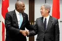 Foreign Minister Takeshi Iwaya (right) and British Foreign Secretary David Lammy during Lammy's visit to Tokyo in March | Pool / via REUTERS