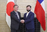 Prime Minister Shigeru Ishiba (left) and Chilean President Gabriel Boric at the Prime Minister's Official Residence in Tokyo on Sunday | Pool / via Jiji