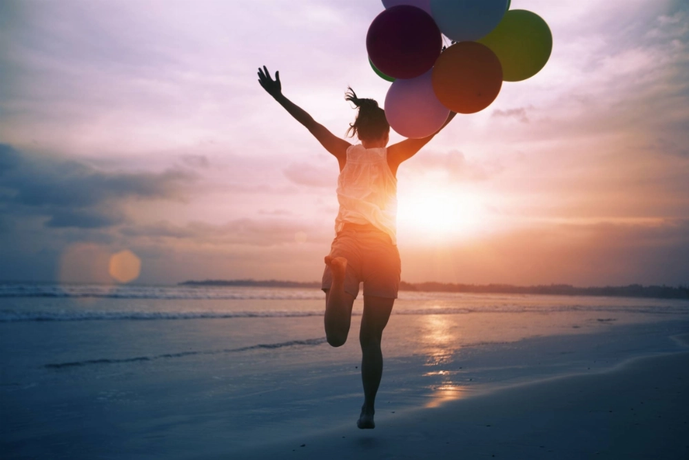 Nostalgic-looking photos can give off an emotional vibe, one that Japanese youth refer to as "emoi."  Nostalgic-looking photos can give off an emotional vibe, one that Japanese youth refer to as "emoi."