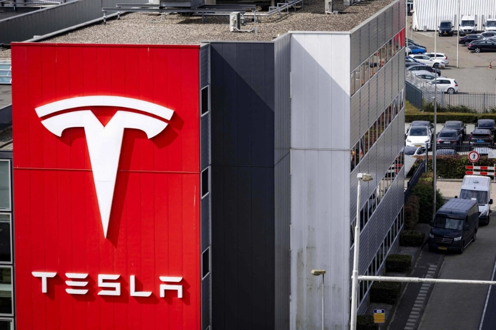 Tesla's story about keeping used cars for "robotaxis" fits a long pattern of unfulfilled promises to deploy self-driving vehicles — most recently announced for June in Austin, Texas. Tesla's story about keeping used cars for "robotaxis" fits a long pattern of unfulfilled promises to deploy self-driving vehicles — most recently announced for June in Austin, Texas.