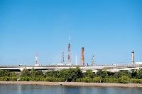 An oil refinery behind Hamadera Park in Sakai, Osaka Prefecture | GETTY IMAGES
