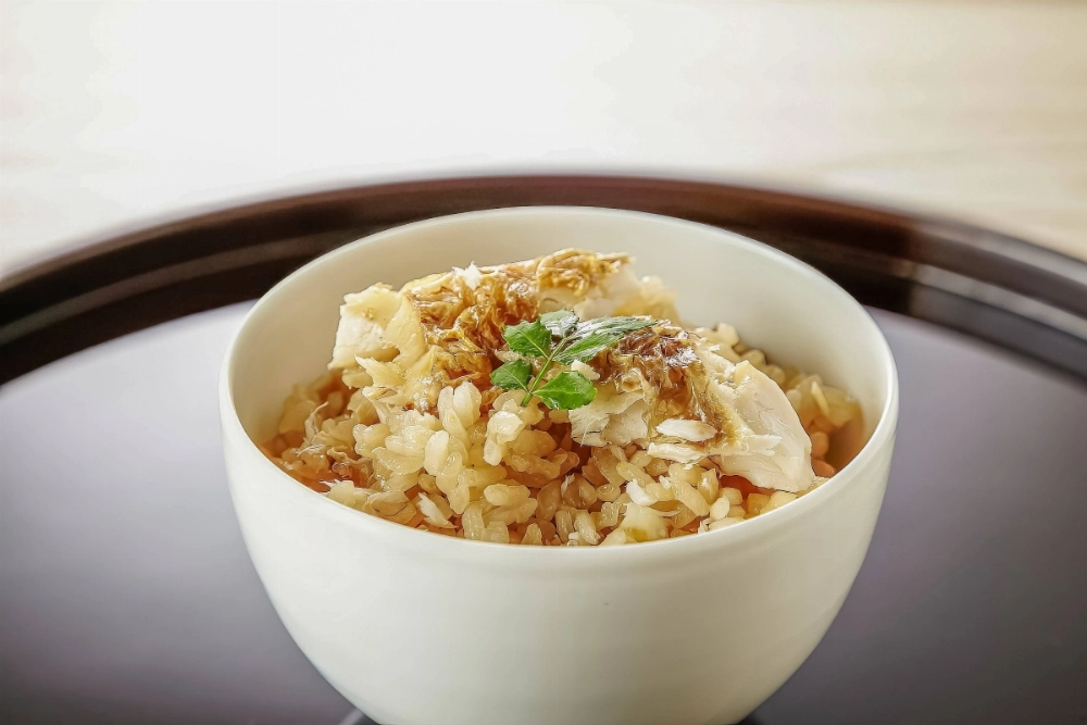 Sea bream with rice is a popular Japanese dish, especially during this season when the fish is at its peak flavor. Sea bream with rice is a popular Japanese dish, especially during this season when the fish is at its peak flavor.