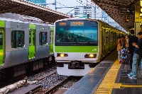 All services on East Japan Railway's Yamanote Line in Tokyo were suspended for early Friday morning due to wire trouble. | Getty Images