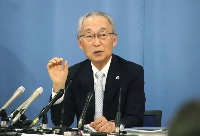 The third-party committee, chaired by Ryoji Kudo, announced the results of the investigative report at the Hyogo Prefectural Office on Tuesday. | Jiji