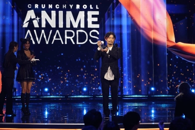 Anime director Shunsuke Nakashige accepts the anime of the year award for “Solo Leveling” at the Crunchyroll Anime Awards. Anime director Shunsuke Nakashige accepts the anime of the year award for “Solo Leveling” at the Crunchyroll Anime Awards.